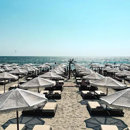 アパート Blue Wave Luxury Mamaia Nord Azimuth ナボダリ