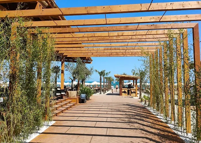 Blue Wave Luxury Mamaia Nord Azimuth * Năvodari